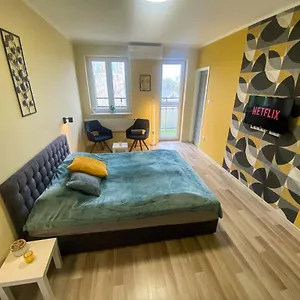  Apartman Fresh Smartly Designed Flat & Sunny Balcony
