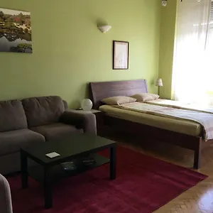 Apartment Along The Danube, Budapest